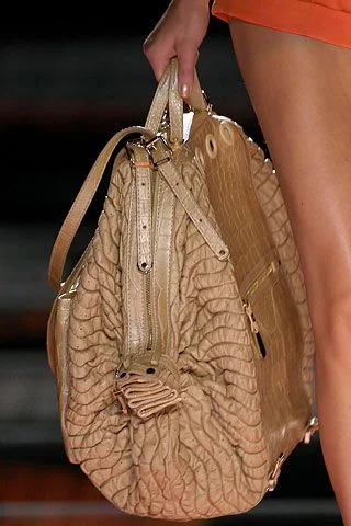 Look 16
